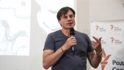 На презентации книги Станислава Асеева «В изоляции» – тогда, в 2018 году, Станислав находился в плену российских гибридных сил и содержался в тюрьме «Изоляция»