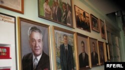 В доме-музее Динмухамеда Кунаева.