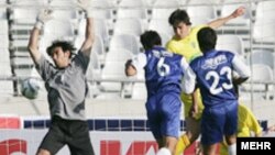 استقلال تهران سه بر صفر راه آهن را شکست داد.
(عکس از مهر)