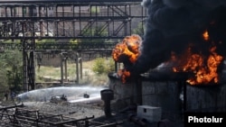 Armenia - A fire rages in the Nairit chemical plant in Yerevan, 28Aug2017.