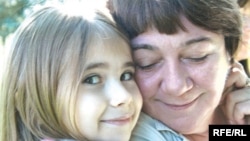 Міленка Чемерис разом зі своєю «усиновленою» бабусею