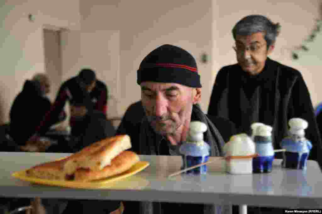 Armenia -- Homeless people in one of Yerevan's shelters, Yerevan, 13Dec2012
