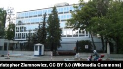 The move allows Russians to apply for U.S. visas at the United States' embassy in Warsaw instead of their home country. (file photo)