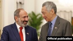 Встреча премьер-министров Армении (слева) и Сингапура, 8 июля 2019 г.