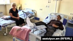Пострадавший в результате взрыва Ваник Багдасарян в больнице