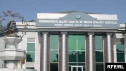 "Daşoguzda soňky ýyllar ilatyň arasynda profilaktiki işleri amala aşyrýan gullugyň hyzmatynyň ýatyp galmagy hem sary getirme ýaly ýokanç keselleriň ösmegine sebäp bolýar".