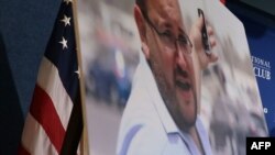 جیسون رضاییان، خبرنگار واشینگتن‌پست از جمله زندانیان آزاد شده از سوی ایران است.