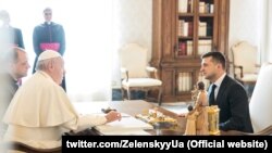 Володимир Зеленський та папа Римський Франциск, 8 лютого 2002 року (фото пресслужби Володимира Зеленського)