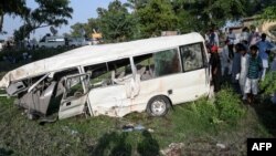 За попередніми даними, усього в автобусі було 26 людей, серед жертв є жінки та діти