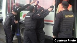 Москванинг турли минтақаларида полиция ва ФМС ходимлари "муҳожирлар овини" давом эттирмоқда.
