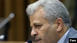 از ايران نيز هياتی به‌ رياست داوود دانش جعفری، وزير اقتصاد ودارايی در اين کنگره‌ حضور دارد.