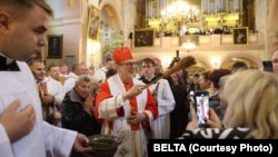 Спэцыяльны пасланьнік папы Рымскага Лява XIV кардынал Кляўдыё Гуджэроцьці ў Пінску на сьвяткаваньні 100-годдзя Пінскай дыяцэзіі