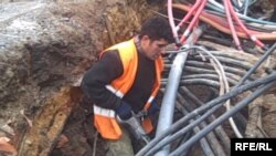 Бугунги кунда миллионлаб ўзбек мардикорлари дунëнинг нисбатан ривожланган давлатларида мардикорлик қилиб¸ ватанда қолган оиласини боқмоқда.