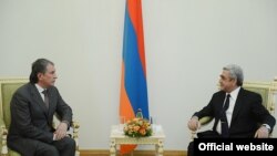Президент Армении Серж Саргсян принимает президента «Роснефти» Игоря Сечина, Ереван, 4 апреля 2013 г.