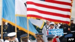 انتقال بقایای اجساد سربازان آمریکایی به پایگاه هوایی «اوسان» در کره جنوبی 