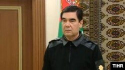 Türkmenistanyň prezidenti Gurbanguly Berdimuhamedow, TH-nyň fotosuraty