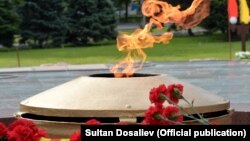 Жеңиш аянтындагы Өчпөс от.