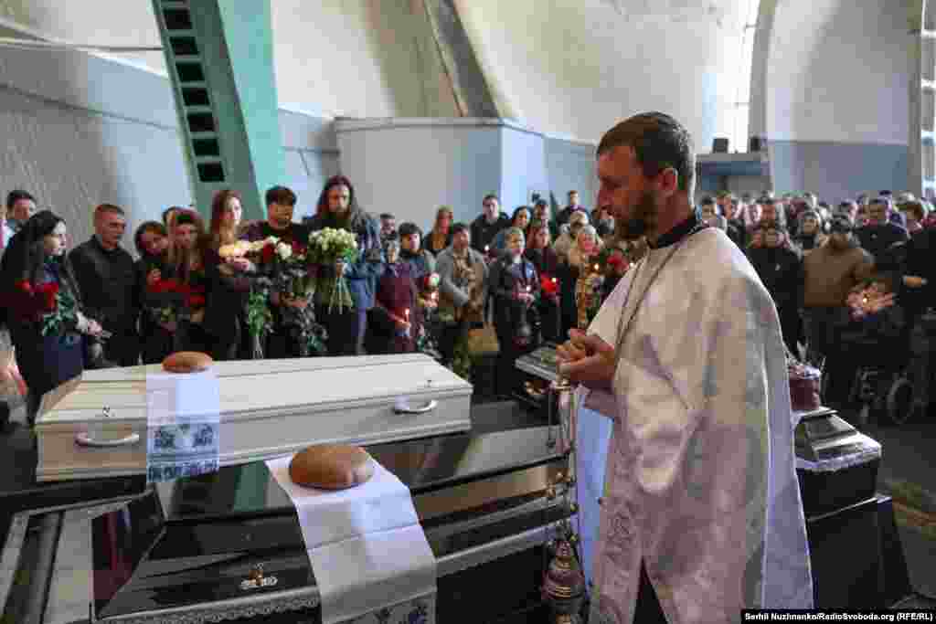 Надвечір 24 квітня рятувальники дістали його тіло. Батьки хлопця також загинули. Вижила молодша сестра Данила Яна, вона отримала поранення і зараз перебуває у лікарні