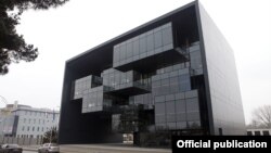 Представители СМИ надеялись, что после сегодняшней встречи Папуашвили с главным прокурором Грузии Ираклием Шотадзе станут известны конкретные детали. Однако откровений не последовало