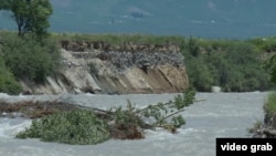 Кыргыз-казак чек арасынын кайсы бир бөлүгү Чүй суусун бойлоп өтөт