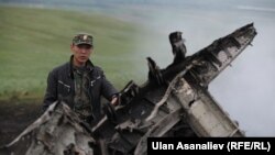 На месте падения КС-135, вблизи населенного пункта Чалдовар, Чуйская область, 3 мая 2013 года.