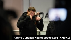 На кону будуть чемпіонські титули в суперважкій вазі за версіями WBA, IBF і WBO