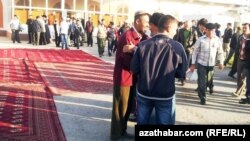 Праздничное гуляние. Ашхабад (фото из архива)  