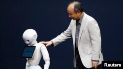 "Жүрөгү" бар Pepper роботу, Ураясу, Жапония, 05.06.2014.