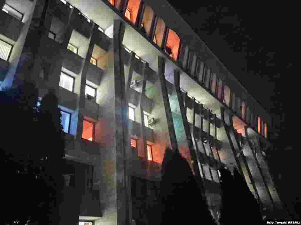 Буга чейин Саламаттык сактоо министрлигинин басма сөз кызматы бүгүнкү окуялардан 120дан ашык ар түрдүү жараат алып, ооруканага түшкөнүн маалымдады.