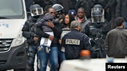 Париждин Сен-Дени районундагы рейд учурунда. 18-ноябрь, 2015-жыл.