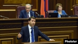 Մարդու իրավունքների պաշտպան Կարեն Անդրեասյանը ներկայացնում է իր տարեկան զեկույցը, 26-ը հոկտեմբերի, 2015թ. 