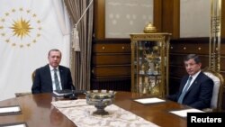 مذاکرات نخست‌وزیر (راست) و رییس جمهوری ترکیه برای حل اختلافات میان خود روز چهارشنبه به شکست انجامید.