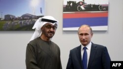 ولادیمیر پوتین و محمد بن زاید آل نهیان، ولیعهد ابوظبی و جانشین فرمانده کل نیروهای مسلح امارات، 