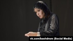 "Зөләйха күзләрен ача" спектакленнән күренеш