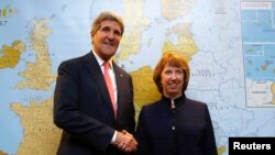 طبق گزارش‌ها جان کری به درخواست کاترین اشتون دیدار خود از خاورمیانه را نیمه‌تمام گذاشته و به ژنو آمده است- ۱۷ آبان ۱۳۹۲