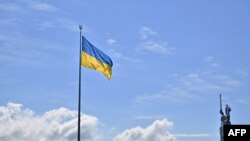 Але, за даними соціологів, «гойдалки» щодо сприйняття політики влади США щодо України не призводять до зростання антиамериканських настроїв