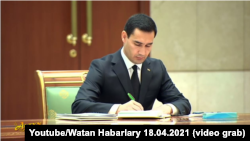 Serdar Berdimuhamedow. Arhiw suraty