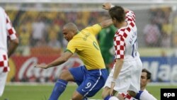 رونالدو به همراه تیم ملی برزیل دوبار قهرمان جام جهانی شده است