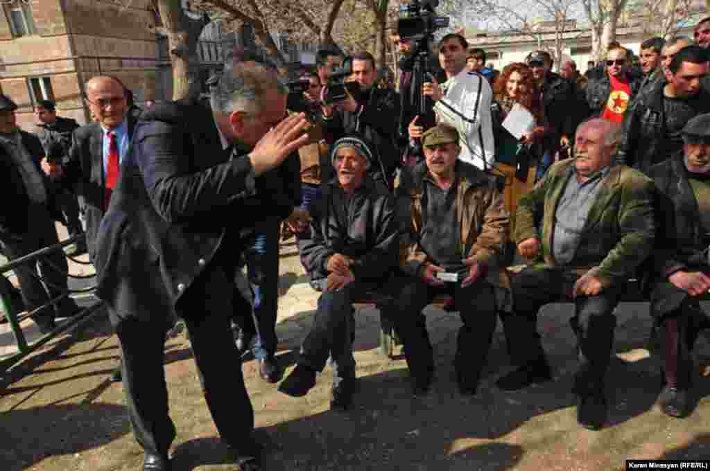 Armenia -- Opposition leader Raffi Hovhannisian holds meetings with supporters in regional towns, 26Feb2013