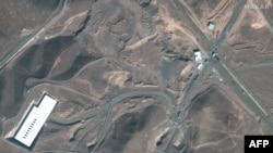 تصویر ماهواره‌ای از تأسیسات فردو و کامیون‌های در رفت و آمد به محل، روز ۳۰ خرداد