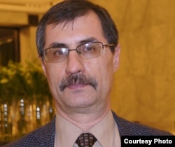 Құқық қорғаушы Евгений Жовтис.