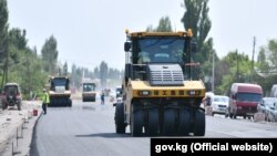 Бишкек-Кара-Балта жолунун курулушу. Архивдик сүрөт.