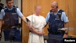 Брентону Тарранту, 28-річному громадянину Австралії, 16 березня в суді висунули обвинувачення у вбивстві