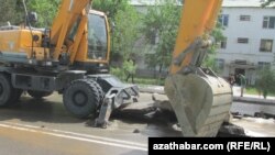 Aşgabadyň Surikow köçesi.