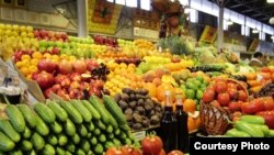 آمار رسمی بانک مرکزی جمهوری اسلامی ايران از اوج گيری ماه به ماه تورم در سال جاری خورشيدی خبر می دهد.