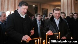 Как заявил сам Гиги Угулава, он намерен бороться до конца, но не за кресло, а за правду. Более того, в случае отмены судом своего решения, он обещает добровольно оставить свою должность