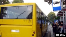 Вот уже неделю жители отдаленных районов Тбилиси ездят до мест работы или учебы с двумя, а то и тремя пересадками