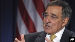 Leon Panetta urges Israel's cooperation vis-a'-vis Iran and cautions solo military op 