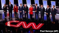 ԱՄՆ նախագահի դեմոկրատ տասը թեկնածուները Դեթրոյթում բանավեճի ժամանակ, 30-ը հուլիսի, 2019թ․