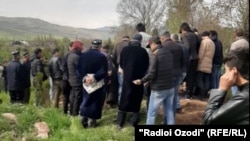 Похороны Киёмиддина Чакалова в Файзабадском районе